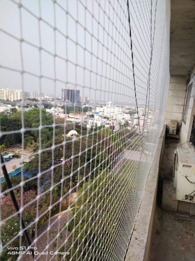 Balcony safety nets